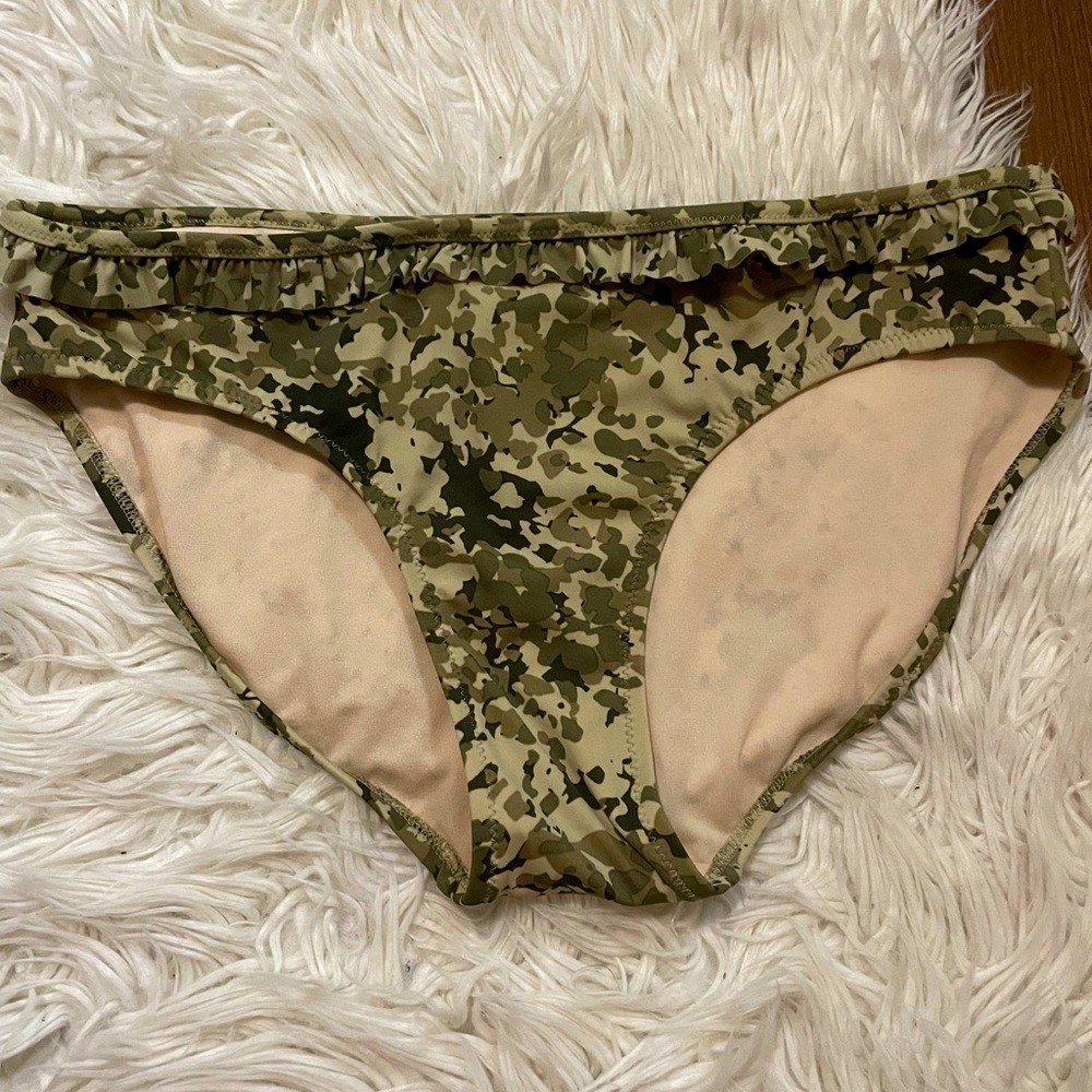 Camo bikini bottoms
